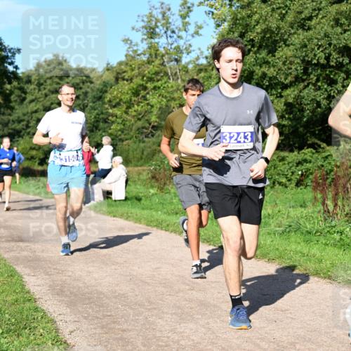 27.09.2026 - 35. Volkslauf durch das schöne Alstertal Dr. Thomas Lammeyer http://msf.ph/oto/10564285 27.09.2026 10:34:51 Laufen 3032, 3243 meine-sportfotos.de