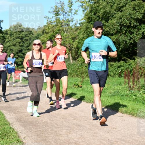 27.09.2026 - 35. Volkslauf durch das schöne Alstertal Dr. Thomas Lammeyer http://msf.ph/oto/10564453 27.09.2026 10:35:19 Laufen 13289, 3417, 3151, 3394 meine-sportfotos.de