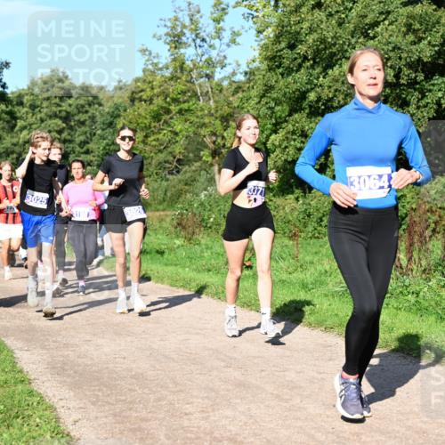 27.09.2026 - 35. Volkslauf durch das schöne Alstertal Dr. Thomas Lammeyer http://msf.ph/oto/10564523 27.09.2026 10:35:29 Laufen 3025, 31982, 3026, 30642, 3185 meine-sportfotos.de
