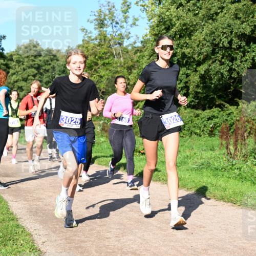 27.09.2026 - 35. Volkslauf durch das schöne Alstertal Dr. Thomas Lammeyer http://msf.ph/oto/10564535 27.09.2026 10:35:31 Laufen 3025, 3026 meine-sportfotos.de