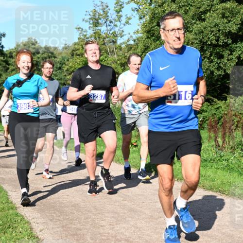 27.09.2026 - 35. Volkslauf durch das schöne Alstertal Dr. Thomas Lammeyer http://msf.ph/oto/10564600 27.09.2026 10:35:40 Laufen 3287, 3983, 348, 5116 meine-sportfotos.de
