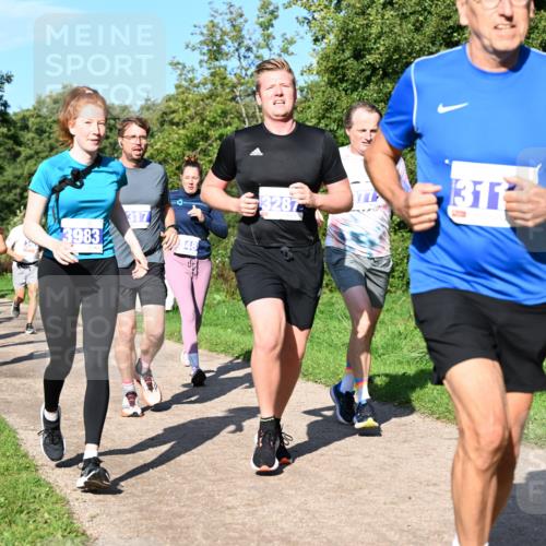 27.09.2026 - 35. Volkslauf durch das schöne Alstertal Dr. Thomas Lammeyer http://msf.ph/oto/10564602 27.09.2026 10:35:41 Laufen 3983, 317, 848, 3287, 311 meine-sportfotos.de