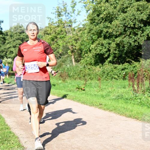 27.09.2026 - 35. Volkslauf durch das schöne Alstertal Dr. Thomas Lammeyer http://msf.ph/oto/10564622 27.09.2026 10:35:44 Laufen 3250 meine-sportfotos.de