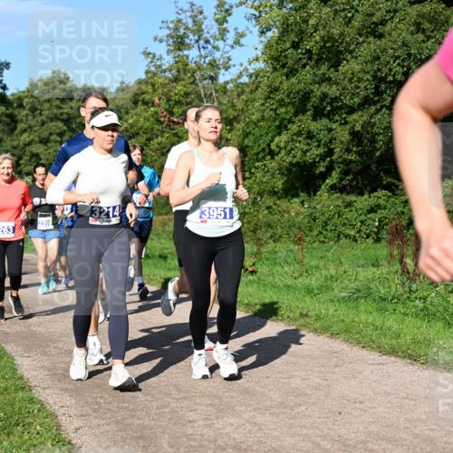 27.09.2026 - 35. Volkslauf durch das schöne Alstertal Dr. Thomas Lammeyer http://msf.ph/oto/10564659 27.09.2026 10:35:49 Laufen 3263, 3214, 3951, 3359 meine-sportfotos.de