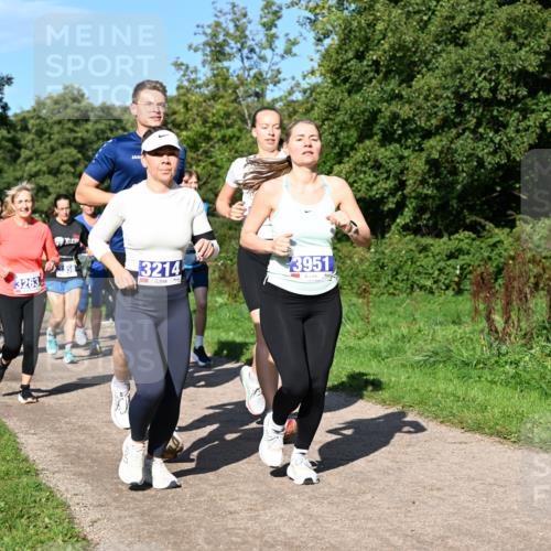 27.09.2026 - 35. Volkslauf durch das schöne Alstertal Dr. Thomas Lammeyer http://msf.ph/oto/10564661 27.09.2026 10:35:49 Laufen 3214, 3951, 3359, 3263 meine-sportfotos.de