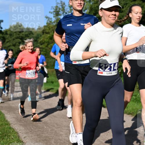 27.09.2026 - 35. Volkslauf durch das schöne Alstertal Dr. Thomas Lammeyer http://msf.ph/oto/10564669 27.09.2026 10:35:50 Laufen 3263, 3214, 3367 meine-sportfotos.de