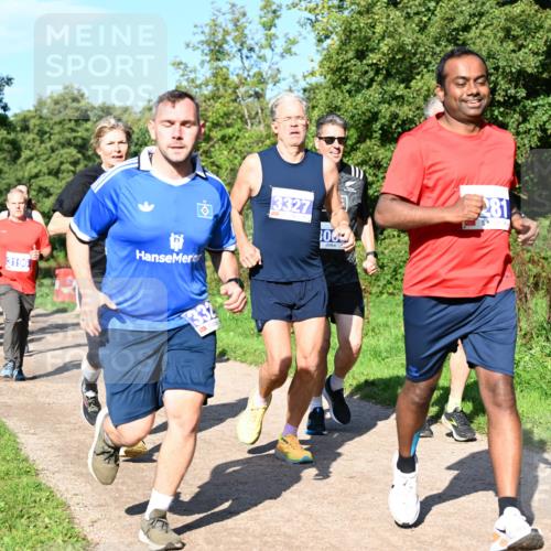 27.09.2026 - 35. Volkslauf durch das schöne Alstertal Dr. Thomas Lammeyer http://msf.ph/oto/10564785 27.09.2026 10:36:08 Laufen 3196, 6, 3327, 306, 281 meine-sportfotos.de