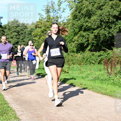 27.09.2026 - 35. Volkslauf durch das schöne Alstertal Dr. Thomas Lammeyer http://msf.ph/oto/10564881 27.09.2026 10:36:22 Laufen 3967, 3975 meine-sportfotos.de