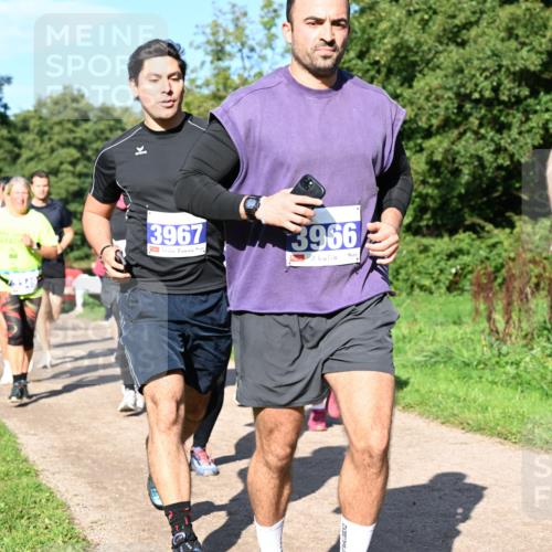 27.09.2026 - 35. Volkslauf durch das schöne Alstertal Dr. Thomas Lammeyer http://msf.ph/oto/10564897 27.09.2026 10:36:24 Laufen 3967, 3966, 3411 meine-sportfotos.de