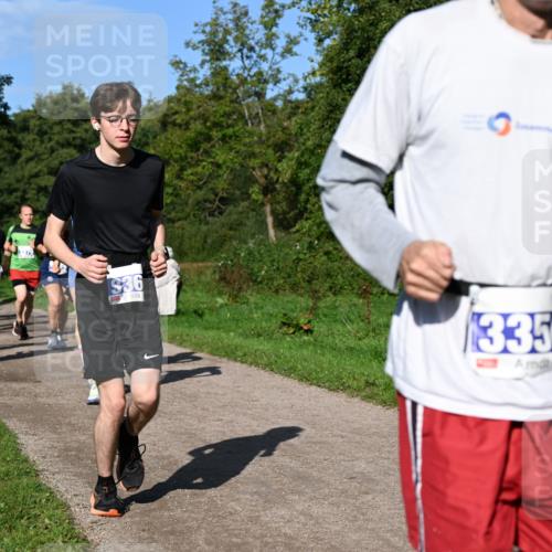 27.09.2026 - 35. Volkslauf durch das schöne Alstertal Dr. Thomas Lammeyer http://msf.ph/oto/10564937 27.09.2026 10:36:30 Laufen 3301, 936, 3350 meine-sportfotos.de