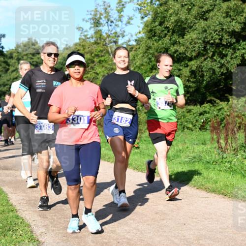 27.09.2026 - 35. Volkslauf durch das schöne Alstertal Dr. Thomas Lammeyer http://msf.ph/oto/10564963 27.09.2026 10:36:34 Laufen 3183, 3301, 3182 meine-sportfotos.de