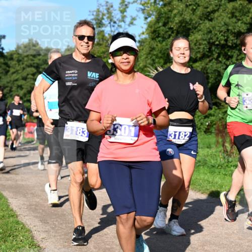 27.09.2026 - 35. Volkslauf durch das schöne Alstertal Dr. Thomas Lammeyer http://msf.ph/oto/10564968 27.09.2026 10:36:35 Laufen 3183, 3301, 3182, 379 meine-sportfotos.de