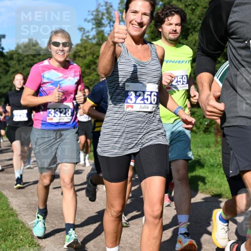 27.09.2026 - 35. Volkslauf durch das schöne Alstertal Dr. Thomas Lammeyer http://msf.ph/oto/10565030 27.09.2026 10:36:44 Laufen 13328, 3256, 259, 3053 meine-sportfotos.de