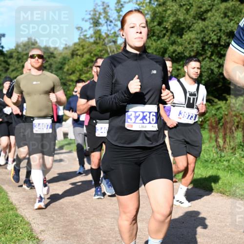 27.09.2026 - 35. Volkslauf durch das schöne Alstertal Dr. Thomas Lammeyer http://msf.ph/oto/10565047 27.09.2026 10:36:46 Laufen 3407, 3236, 4, 3973, 39 meine-sportfotos.de