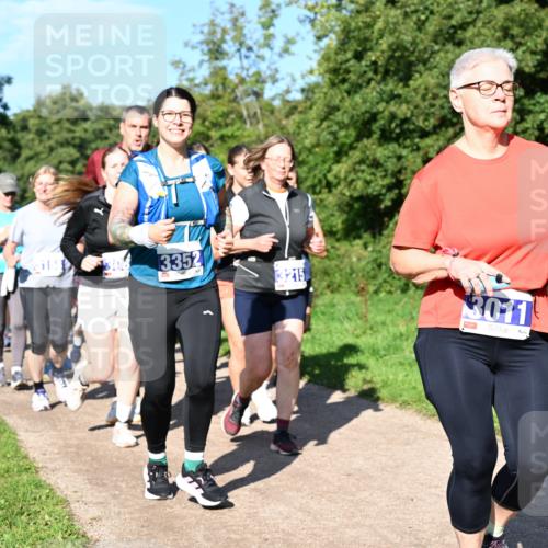 27.09.2026 - 35. Volkslauf durch das schöne Alstertal Dr. Thomas Lammeyer http://msf.ph/oto/10565223 27.09.2026 10:37:08 Laufen 3352, 3215, 3011 meine-sportfotos.de