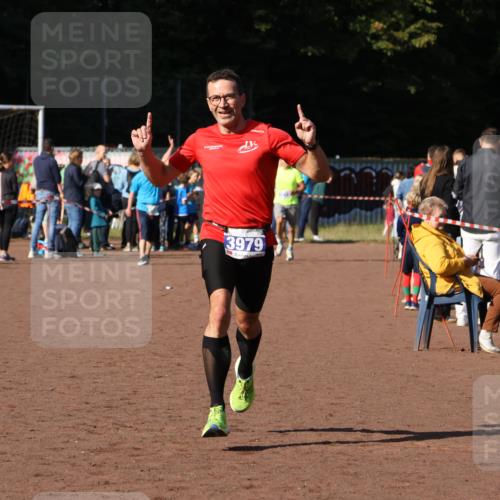 27.09.2026 - 35. Volkslauf durch das schöne Alstertal Strokosch-Dieckow http://msf.ph/oto/10565266 27.09.2026 11:12:02 Ziel 3979 meine-sportfotos.de