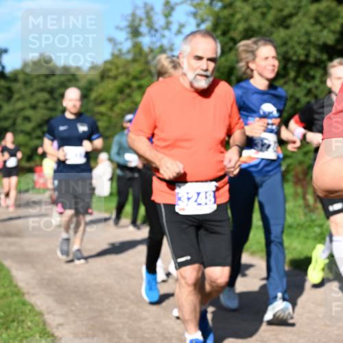 27.09.2026 - 35. Volkslauf durch das schöne Alstertal Dr. Thomas Lammeyer http://msf.ph/oto/10565340 27.09.2026 10:37:21 Laufen 3248 meine-sportfotos.de
