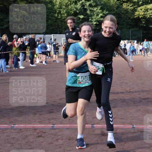 27.09.2026 - 35. Volkslauf durch das schöne Alstertal Strokosch-Dieckow http://msf.ph/oto/10565451 27.09.2026 11:10:52 Ziel 3272, 4081, 4092 meine-sportfotos.de
