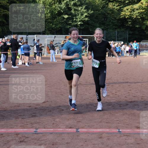 27.09.2026 - 35. Volkslauf durch das schöne Alstertal Strokosch-Dieckow http://msf.ph/oto/10565483 27.09.2026 11:10:51 Ziel 3272, 4081, 4092 meine-sportfotos.de