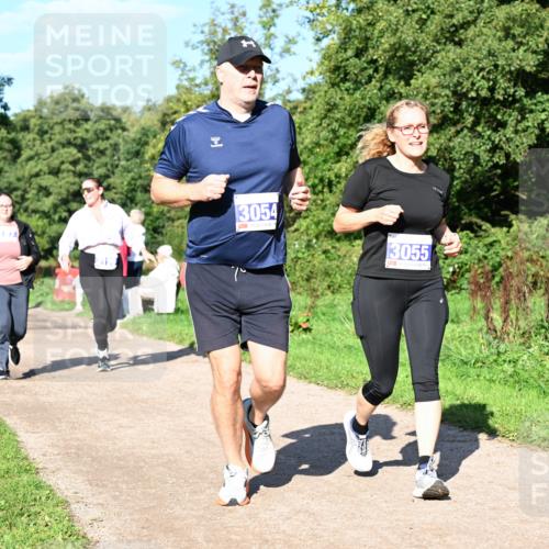 27.09.2026 - 35. Volkslauf durch das schöne Alstertal Dr. Thomas Lammeyer http://msf.ph/oto/10565497 27.09.2026 10:37:38 Laufen 3054, 3055 meine-sportfotos.de