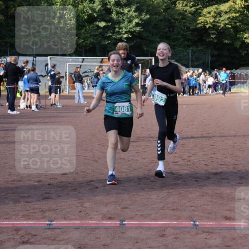 27.09.2026 - 35. Volkslauf durch das schöne Alstertal Strokosch-Dieckow http://msf.ph/oto/10565498 27.09.2026 11:10:51 Ziel 3272, 4081, 4092 meine-sportfotos.de