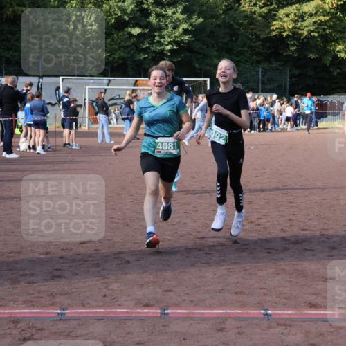 27.09.2026 - 35. Volkslauf durch das schöne Alstertal Strokosch-Dieckow http://msf.ph/oto/10565502 27.09.2026 11:10:51 Ziel 3272, 4081, 4092 meine-sportfotos.de