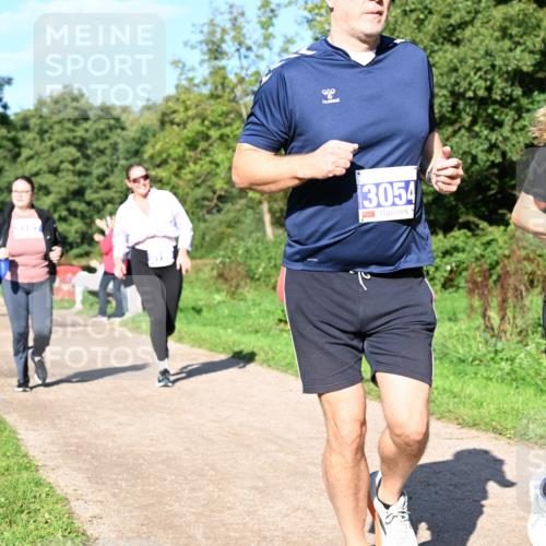 27.09.2026 - 35. Volkslauf durch das schöne Alstertal Dr. Thomas Lammeyer http://msf.ph/oto/10565505 27.09.2026 10:37:39 Laufen 3054, 3055 meine-sportfotos.de