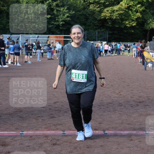 27.09.2026 - 35. Volkslauf durch das schöne Alstertal Strokosch-Dieckow http://msf.ph/oto/10565511 27.09.2026 11:10:38 Ziel 4181 meine-sportfotos.de