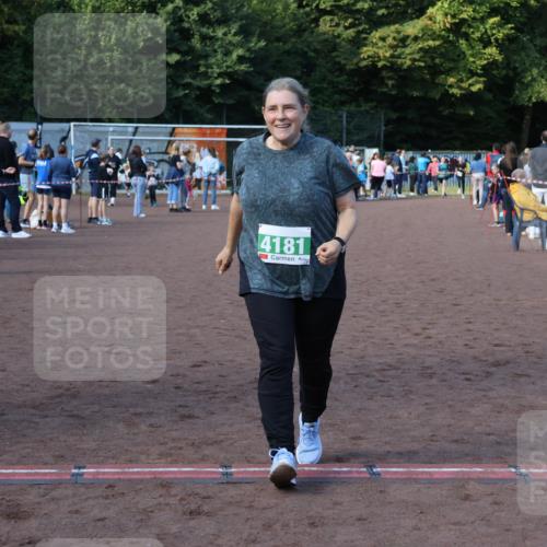 27.09.2026 - 35. Volkslauf durch das schöne Alstertal Strokosch-Dieckow http://msf.ph/oto/10565523 27.09.2026 11:10:38 Ziel 4181 meine-sportfotos.de