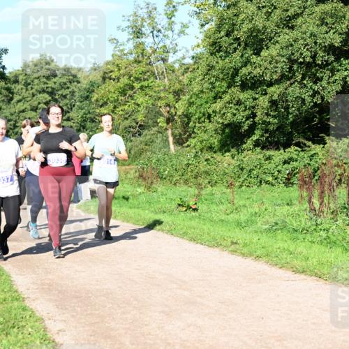 27.09.2026 - 35. Volkslauf durch das schöne Alstertal Dr. Thomas Lammeyer http://msf.ph/oto/10565561 27.09.2026 10:37:45 Laufen 3037, 3038, 2014 meine-sportfotos.de