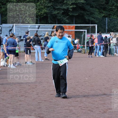 27.09.2026 - 35. Volkslauf durch das schöne Alstertal Strokosch-Dieckow http://msf.ph/oto/10565600 27.09.2026 11:10:05 Ziel 4189 meine-sportfotos.de