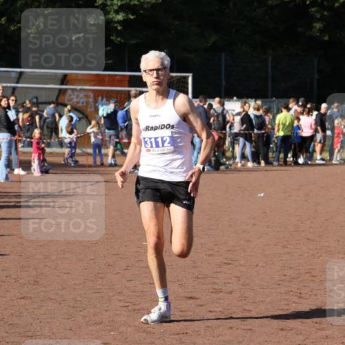 27.09.2026 - 35. Volkslauf durch das schöne Alstertal Strokosch-Dieckow http://msf.ph/oto/10565763 27.09.2026 11:08:16 Ziel 3112, 4112 meine-sportfotos.de