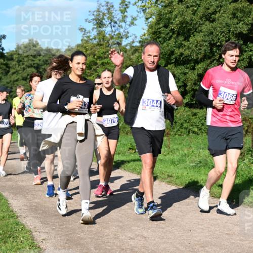 27.09.2026 - 35. Volkslauf durch das schöne Alstertal Dr. Thomas Lammeyer http://msf.ph/oto/10565802 27.09.2026 10:38:15 Laufen 326, 3076, 3044, 3066 meine-sportfotos.de