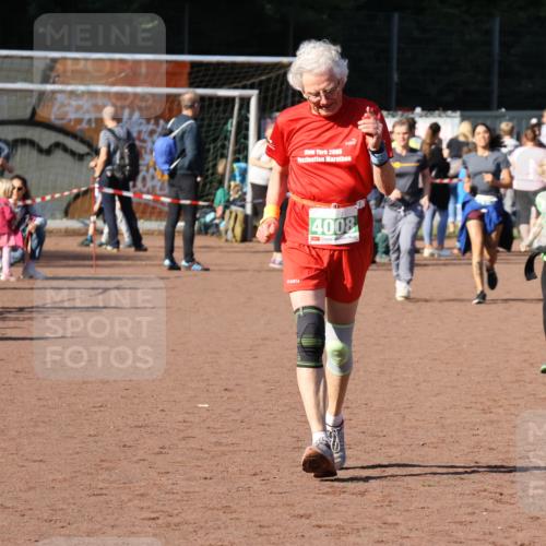 27.09.2026 - 35. Volkslauf durch das schöne Alstertal Strokosch-Dieckow http://msf.ph/oto/10565926 27.09.2026 11:07:15 Ziel 4008, 4045, 4046 meine-sportfotos.de