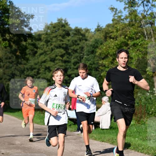 27.09.2026 - 35. Volkslauf durch das schöne Alstertal Dr. Thomas Lammeyer http://msf.ph/oto/10565981 27.09.2026 10:38:56 Laufen 4132, 4126 meine-sportfotos.de