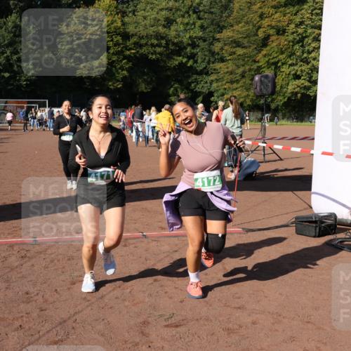 27.09.2026 - 35. Volkslauf durch das schöne Alstertal Strokosch-Dieckow http://msf.ph/oto/10566029 27.09.2026 11:06:08 Ziel 4171, 4172, 4210, 4222 meine-sportfotos.de