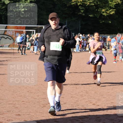 27.09.2026 - 35. Volkslauf durch das schöne Alstertal Strokosch-Dieckow http://msf.ph/oto/10566052 27.09.2026 11:06:04 Ziel 4171, 4172, 4210, 4222 meine-sportfotos.de