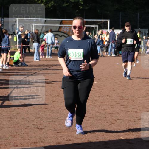 27.09.2026 - 35. Volkslauf durch das schöne Alstertal Strokosch-Dieckow http://msf.ph/oto/10566085 27.09.2026 11:05:59 Ziel 3059, 4171, 4172, 4210, 4955 meine-sportfotos.de
