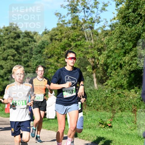 27.09.2026 - 35. Volkslauf durch das schöne Alstertal Dr. Thomas Lammeyer http://msf.ph/oto/10566180 27.09.2026 10:39:30 Laufen 4201, 4139, 4957 meine-sportfotos.de