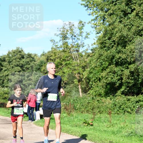27.09.2026 - 35. Volkslauf durch das schöne Alstertal Dr. Thomas Lammeyer http://msf.ph/oto/10566216 27.09.2026 10:39:36 Laufen 4104, 4105 meine-sportfotos.de