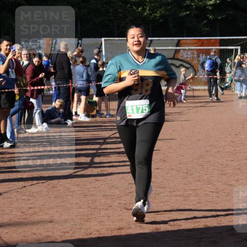 27.09.2026 - 35. Volkslauf durch das schöne Alstertal Strokosch-Dieckow http://msf.ph/oto/10566230 27.09.2026 11:05:22 Ziel 4175 meine-sportfotos.de