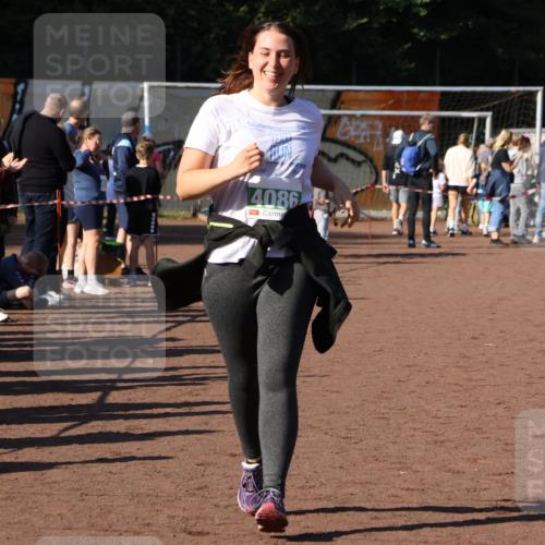 27.09.2026 - 35. Volkslauf durch das schöne Alstertal Strokosch-Dieckow http://msf.ph/oto/10566287 27.09.2026 11:05:08 Ziel 4086 meine-sportfotos.de
