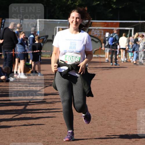 27.09.2026 - 35. Volkslauf durch das schöne Alstertal Strokosch-Dieckow http://msf.ph/oto/10566303 27.09.2026 11:05:08 Ziel 4086 meine-sportfotos.de
