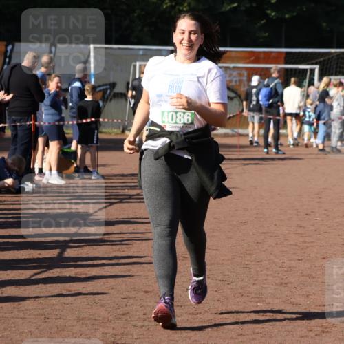 27.09.2026 - 35. Volkslauf durch das schöne Alstertal Strokosch-Dieckow http://msf.ph/oto/10566313 27.09.2026 11:05:08 Ziel 4086 meine-sportfotos.de