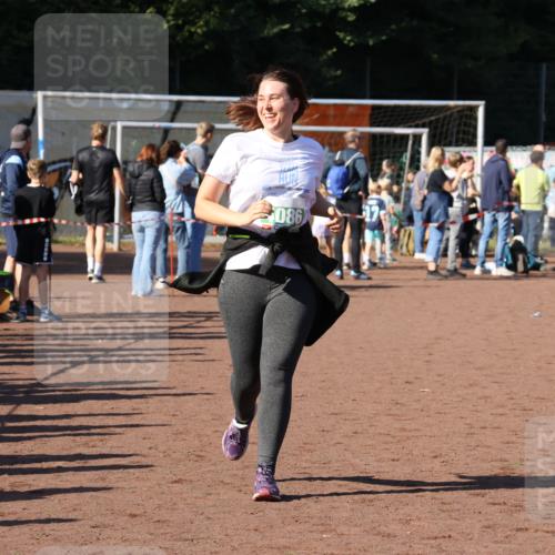 27.09.2026 - 35. Volkslauf durch das schöne Alstertal Strokosch-Dieckow http://msf.ph/oto/10566327 27.09.2026 11:05:07 Ziel 4086 meine-sportfotos.de