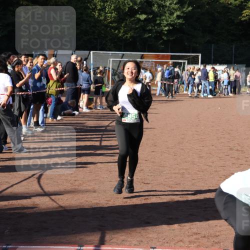 27.09.2026 - 35. Volkslauf durch das schöne Alstertal Strokosch-Dieckow http://msf.ph/oto/10566358 27.09.2026 11:04:51 Ziel 4106, 4147, 4178, 4954 meine-sportfotos.de