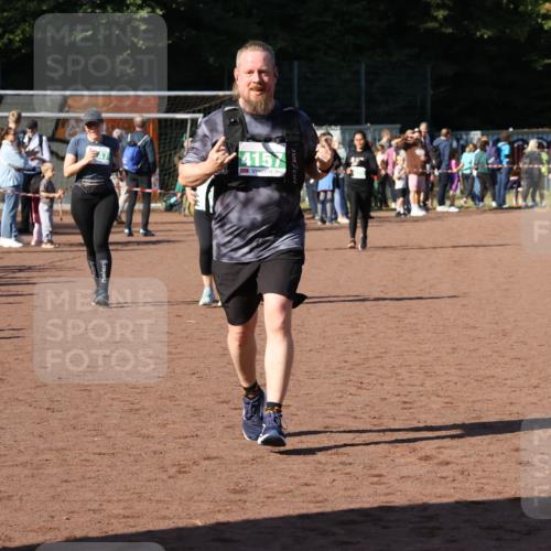 27.09.2026 - 35. Volkslauf durch das schöne Alstertal Strokosch-Dieckow http://msf.ph/oto/10566418 27.09.2026 11:04:42 Ziel 4106, 4146, 4147, 4157, 4178 meine-sportfotos.de