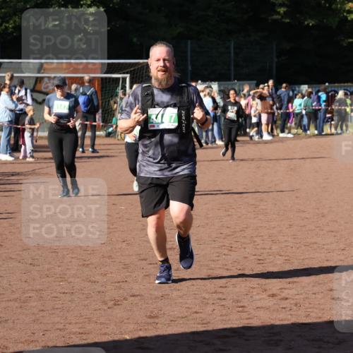 27.09.2026 - 35. Volkslauf durch das schöne Alstertal Strokosch-Dieckow http://msf.ph/oto/10566427 27.09.2026 11:04:42 Ziel 4106, 4146, 4147, 4157, 4178 meine-sportfotos.de