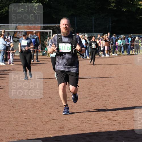 27.09.2026 - 35. Volkslauf durch das schöne Alstertal Strokosch-Dieckow http://msf.ph/oto/10566433 27.09.2026 11:04:42 Ziel 4106, 4146, 4147, 4157, 4178 meine-sportfotos.de