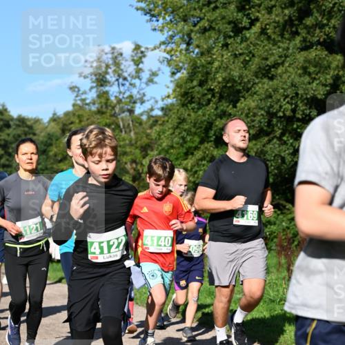 27.09.2026 - 35. Volkslauf durch das schöne Alstertal Dr. Thomas Lammeyer http://msf.ph/oto/10566594 27.09.2026 10:40:42 Laufen 121, 4122, 4140, 098, 4169 meine-sportfotos.de